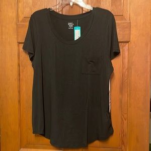 Staple closet item! Dark grey pocket tee. Size XL - NWT